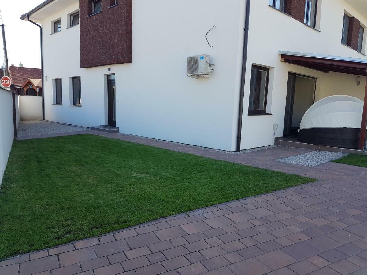 Apartment J&D Dunajská Streda Exterior photo